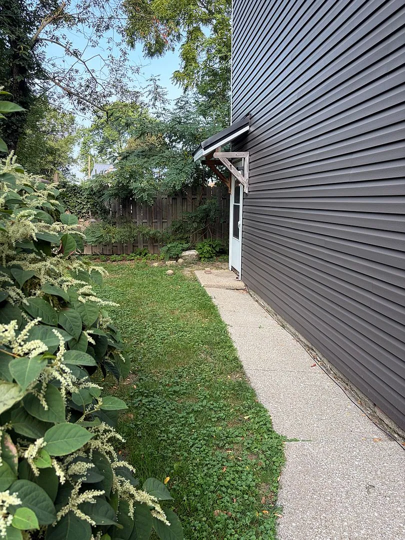 530 Tallmadge — Photo 1