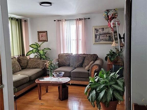 2nd image of 541 Admiral St #3