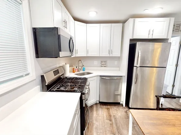 67 Cottage St #2, Boston, MA 02128