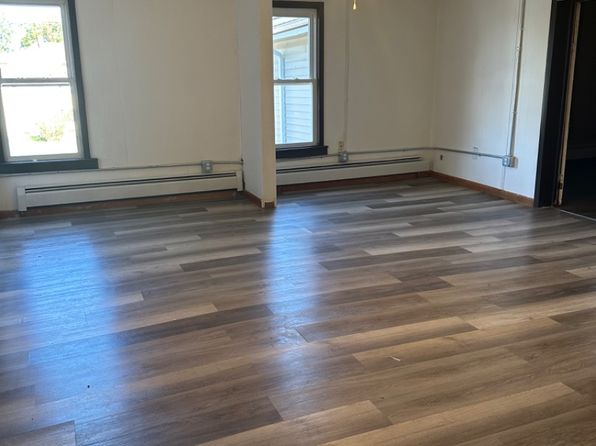 300 Cedar St #1, Tigerton, WI 54486