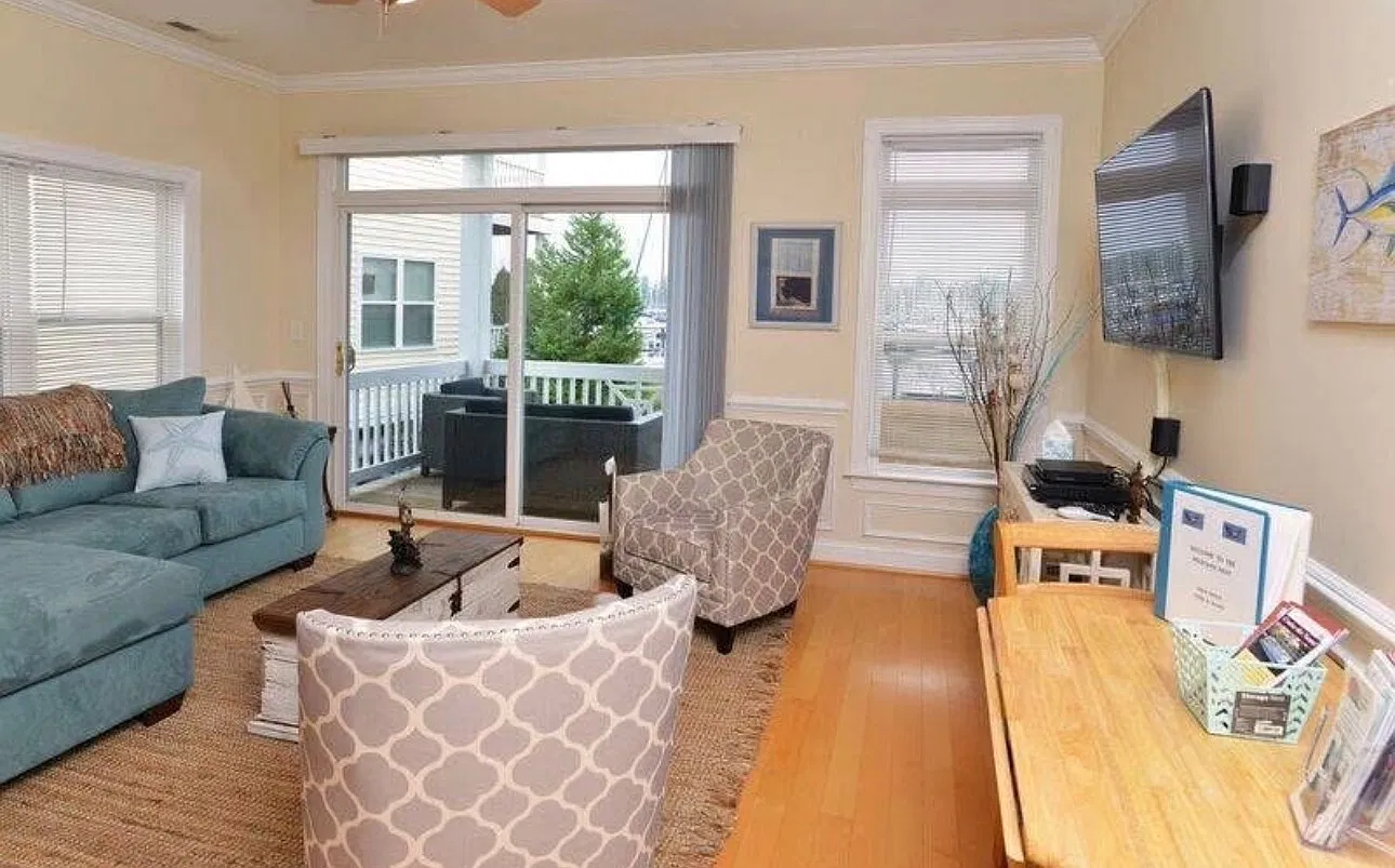 3 bed, 1280 sqft, $1,850 — Photo 4