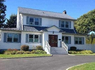 312 Arnold Ave, West Babylon, NY 11704