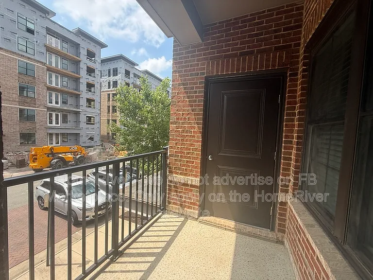 2907 Bleeker St #203 — Photo 15
