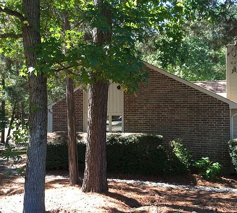 2nd image of 101 Woodbridge Ln #1