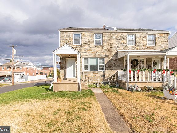 3rd image of 1043 Cobbs St