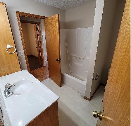 Upper level bathroom
