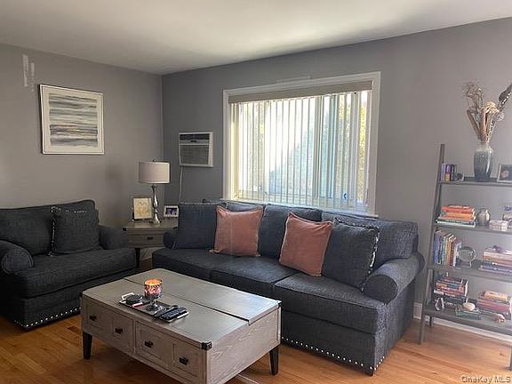 4th image of 245-17 76th Avenue 1st fl