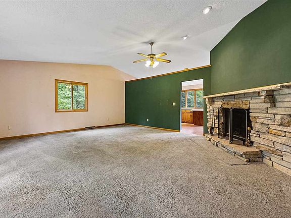 3rd image of 3193 Westview Dr NE