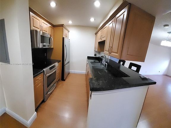 3rd image of 8180 Geneva Ct APT 530