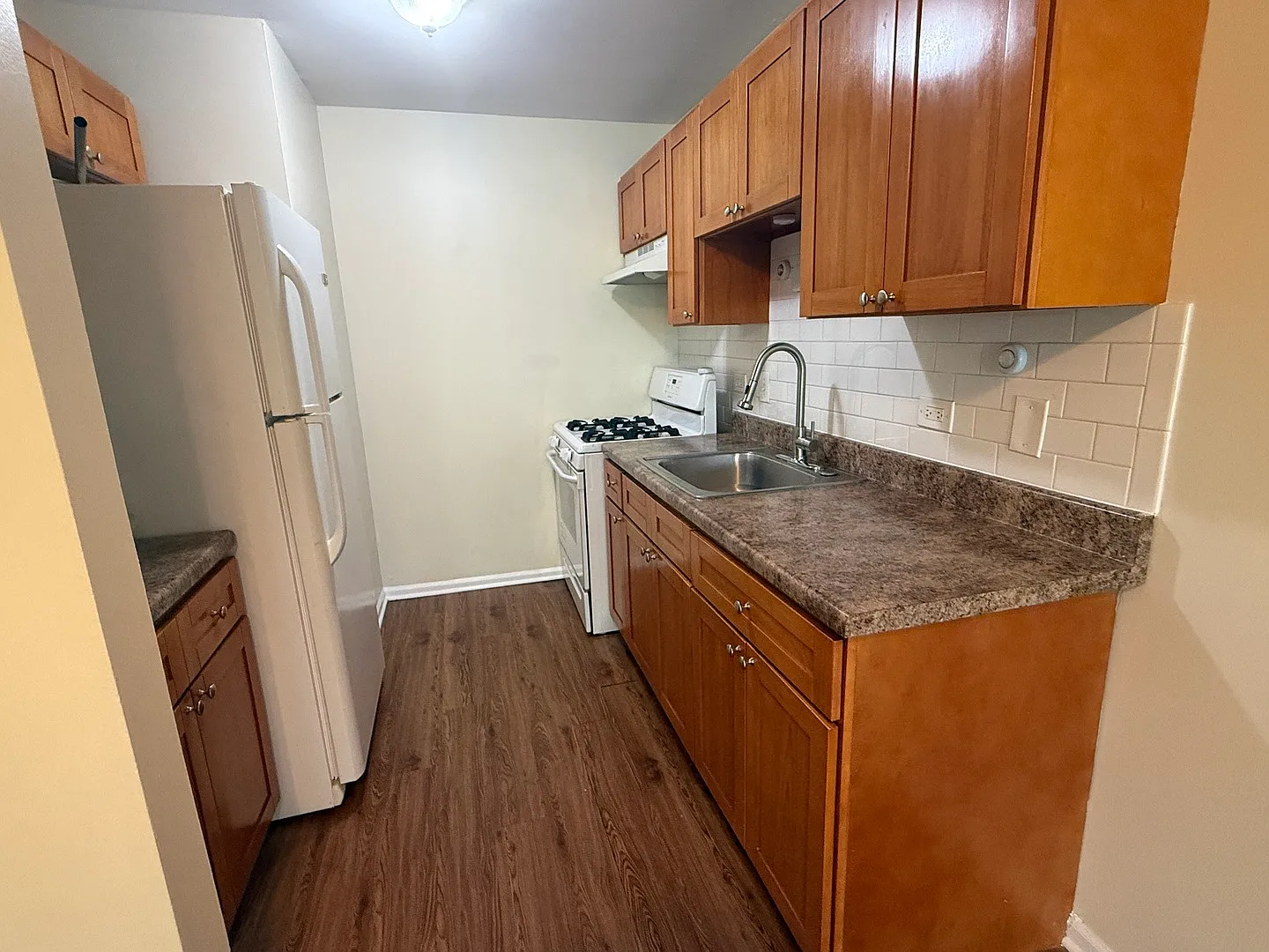 2 bed, $1,650 — Photo 4