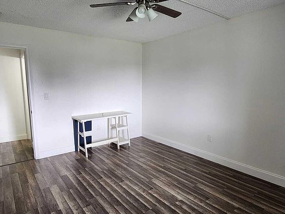 5th image of 6086 Forest Hill Boulevard #207