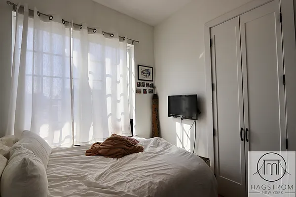 Rented by Hagstrom Management Inc | media 117