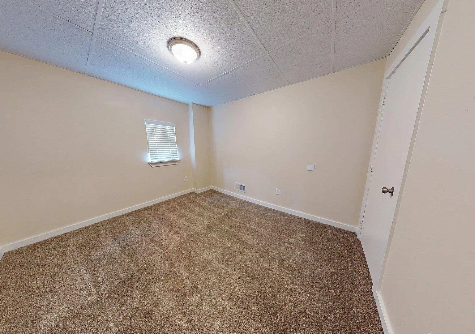 3 bed, $1,150 — Photo 4