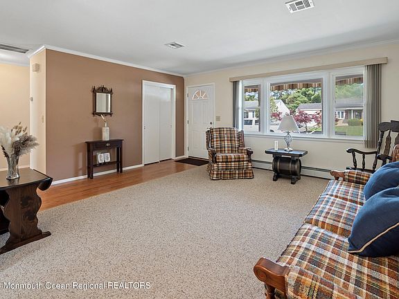 4th image of 22 Beaverbrook Drive