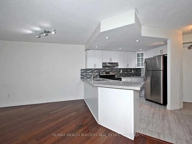 77 Maitland Pl #207 — Photo 33