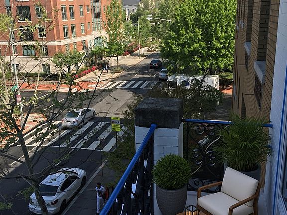 3rd image of 1337 22nd St NW Unit 4
