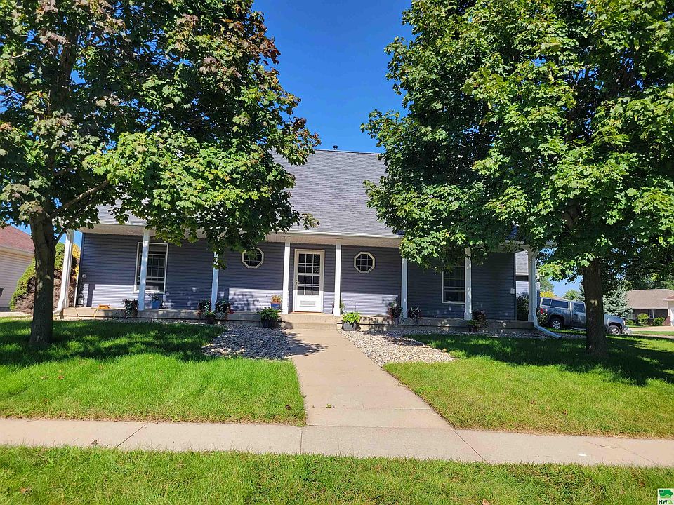 2nd image of 601 Stonegate Ct