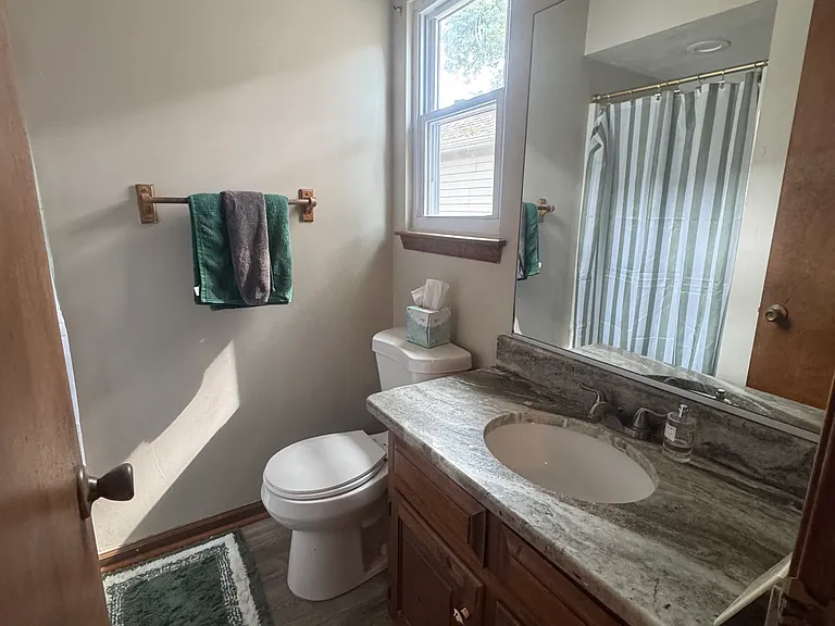 738 Luther St — Photo 13