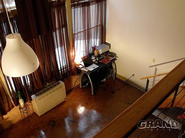 727 W Grand Blvd — Photo 8