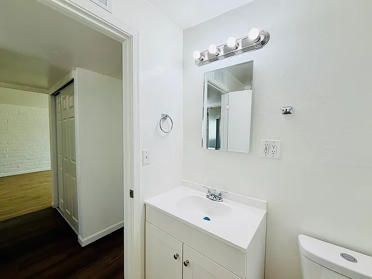 The Derby Apartments — Photo 8