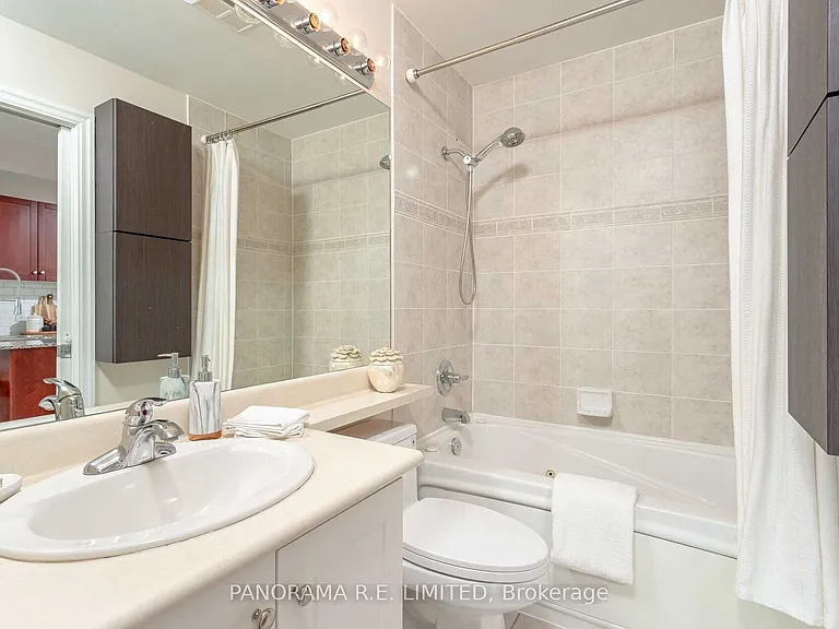 1359 Rathburn Rd E #210 — Photo 15