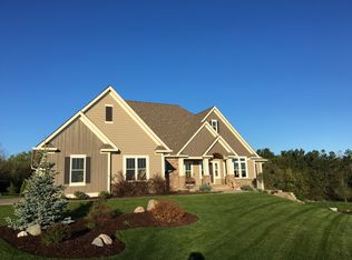 541 Autumn Blaze Trl, Hudson, WI 54016