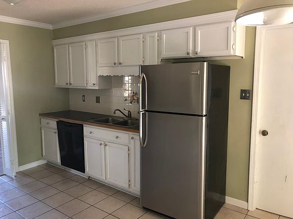4th image of 3506 Parliament Dr