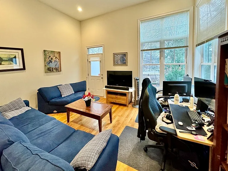 105 Harvey St #105 — Photo 4