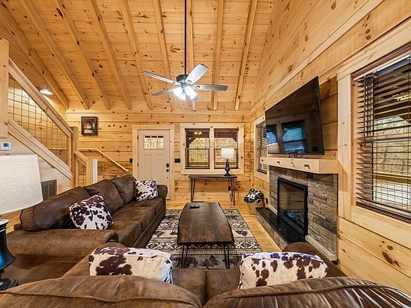 5th image of 2222 Alpine Village Way