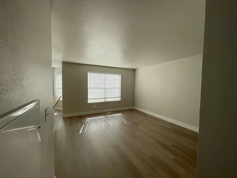 10162 W Garverdale Ln #202 — Photo 7