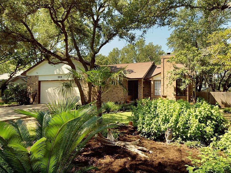 1st image of 303 Settlers Dr