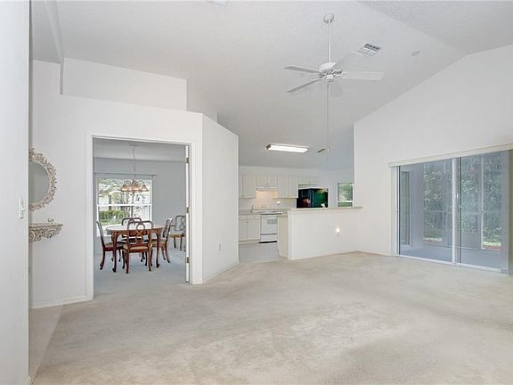 5th image of 11052 Jenkins Ct