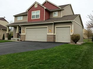 1830 Sugar Maple Ct, Carver, MN 55315