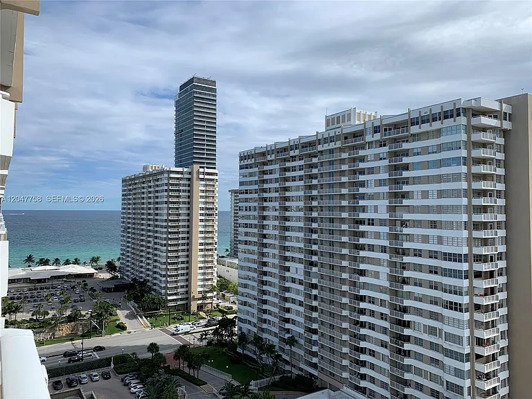 1965 S Ocean Dr #17M — Photo 2