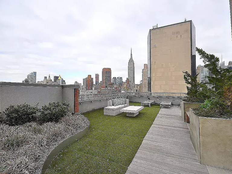 308 E 38th St #14B — Photo 18