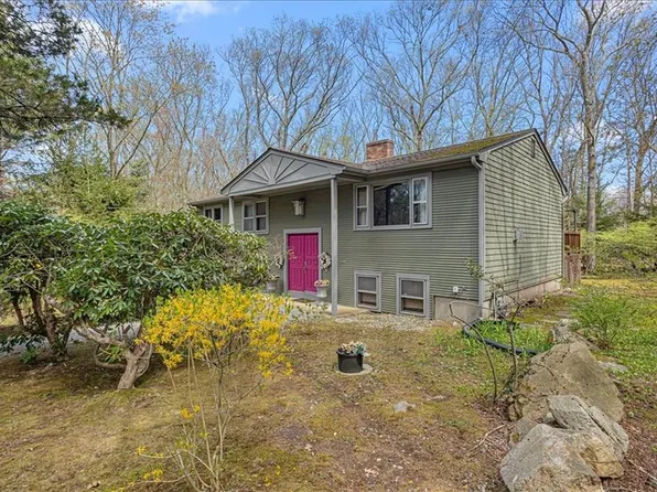 154 Spring Valley Dr, East Greenwich, RI 02818