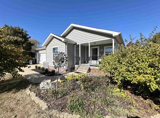 N114W20886 Meadowbrook Ln, Germantown, WI 53022