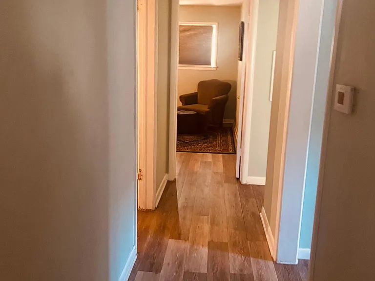 E Cherokee St — Photo 19