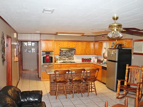 3rd image of 112 Beech St