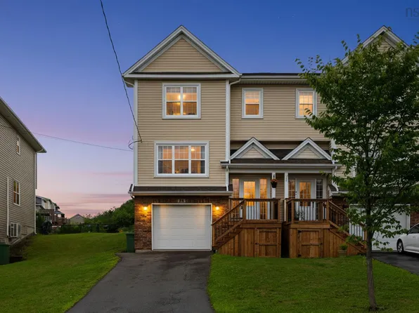 84 Darlington Dr, Middle Sackville, NS B4E 0H4