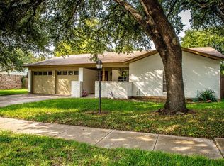 916 Holly St, Crowley, TX 76036