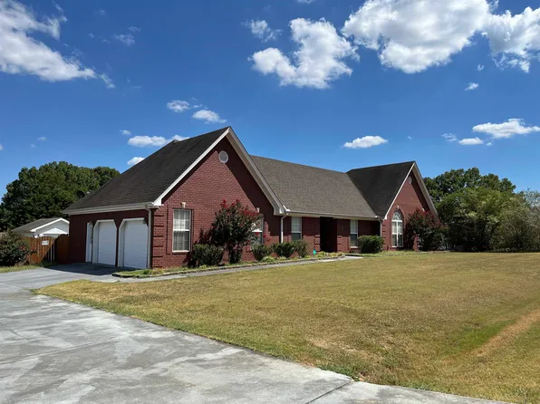 688 Oakview Cir, Killen, AL 35645