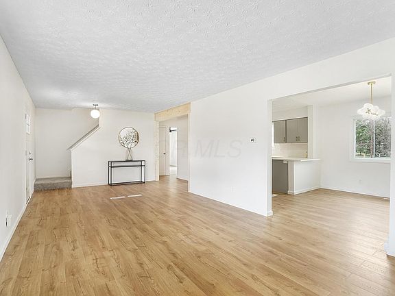 3rd image of 629 Pointview Dr