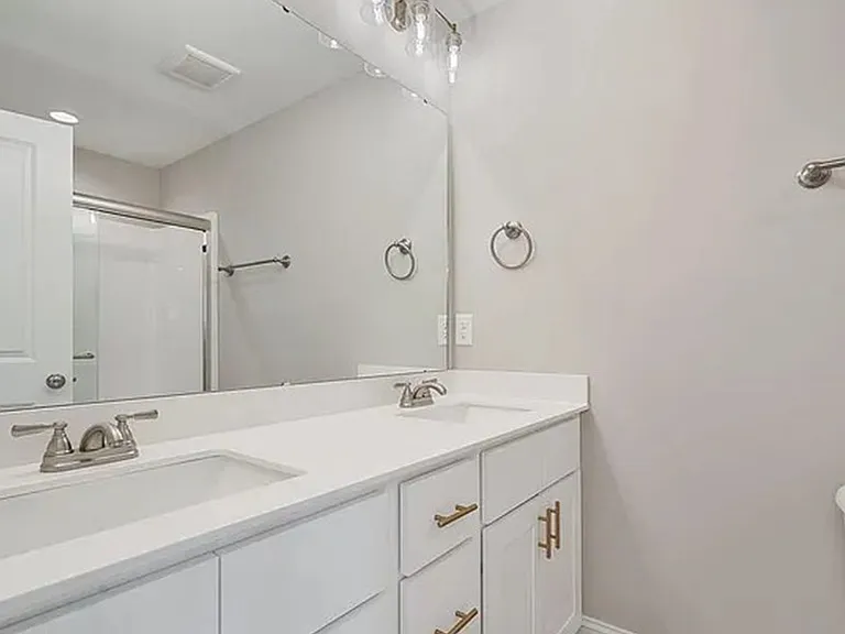 410 S Vance St — Photo 4