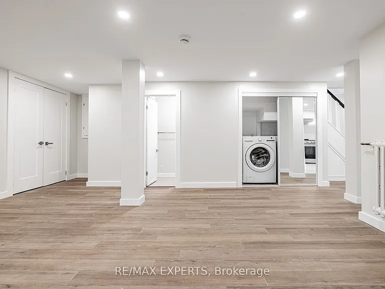 2103 Avenue Rd #BASEMENT — Photo 10