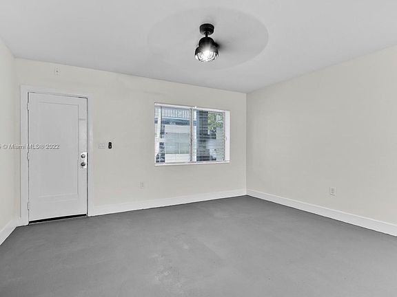 4th image of 500 NE 78th St APT 10