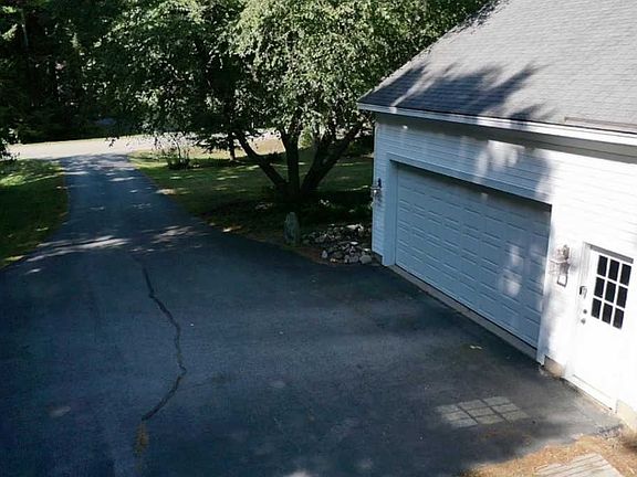 4th image of 2 Dunn Estates Dr
