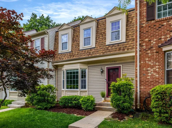 11992 Sentinel Point Ct, Reston, VA 20191
