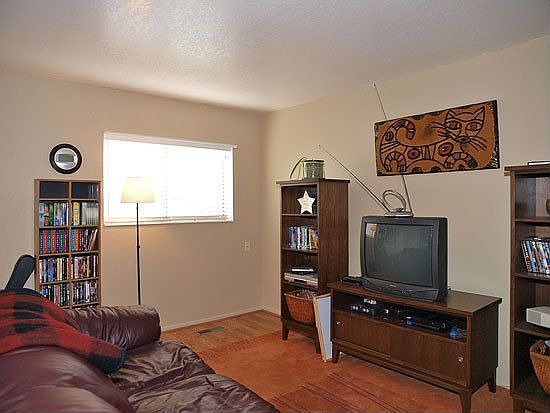 3rd image of 4824 Highland Cir APT 201