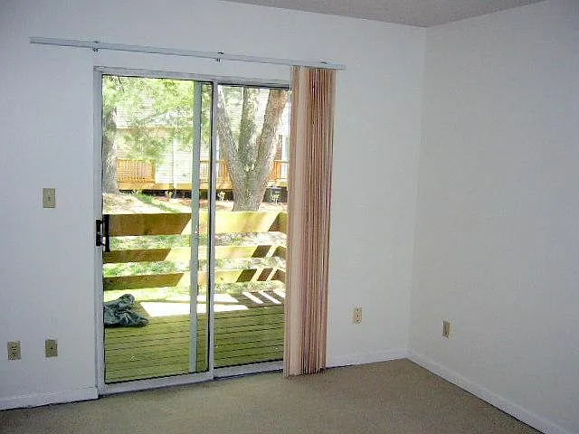 1692 E Swan Cir — Photo 8